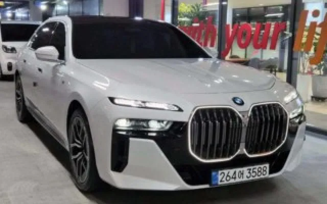 인천중고차신용 7시리즈 (G70) 740i xDrive M 스포츠 매물 사진 13 - 2025/06 11,460km