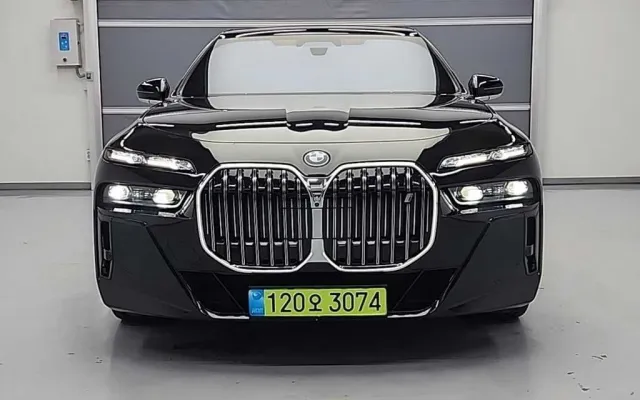 인천중고차신용 BMW i7 xDrive 60 M 스포츠 이그제큐티브 팩 매물 사진 18 - 2024/08 58,688km